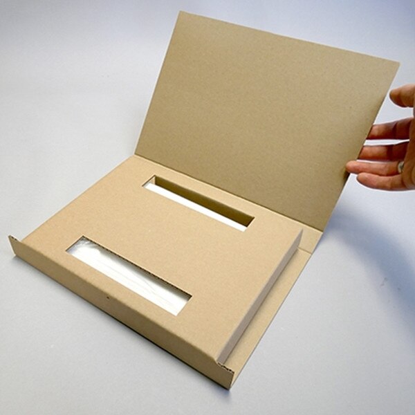 Crush-free mailing for 3-4 comics.